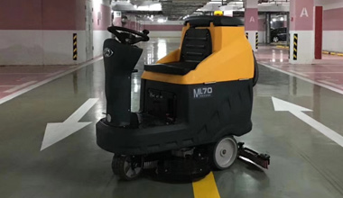 ML70駕駛式洗地機服務(wù)于某地下車庫